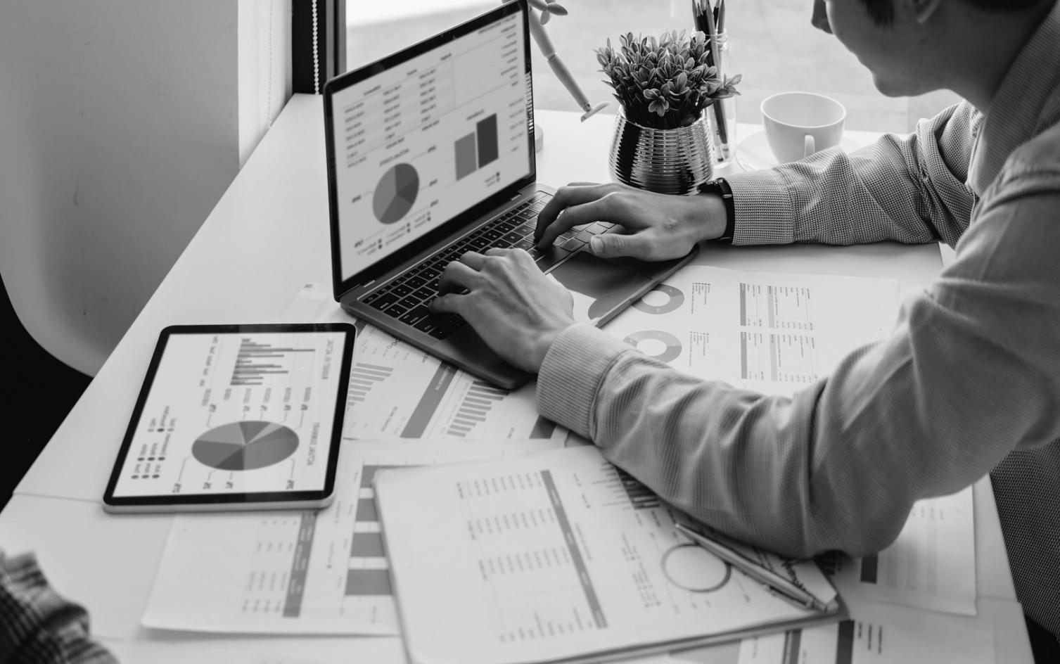 Confronto tra metodologie tradizionali e moderne di keyword research